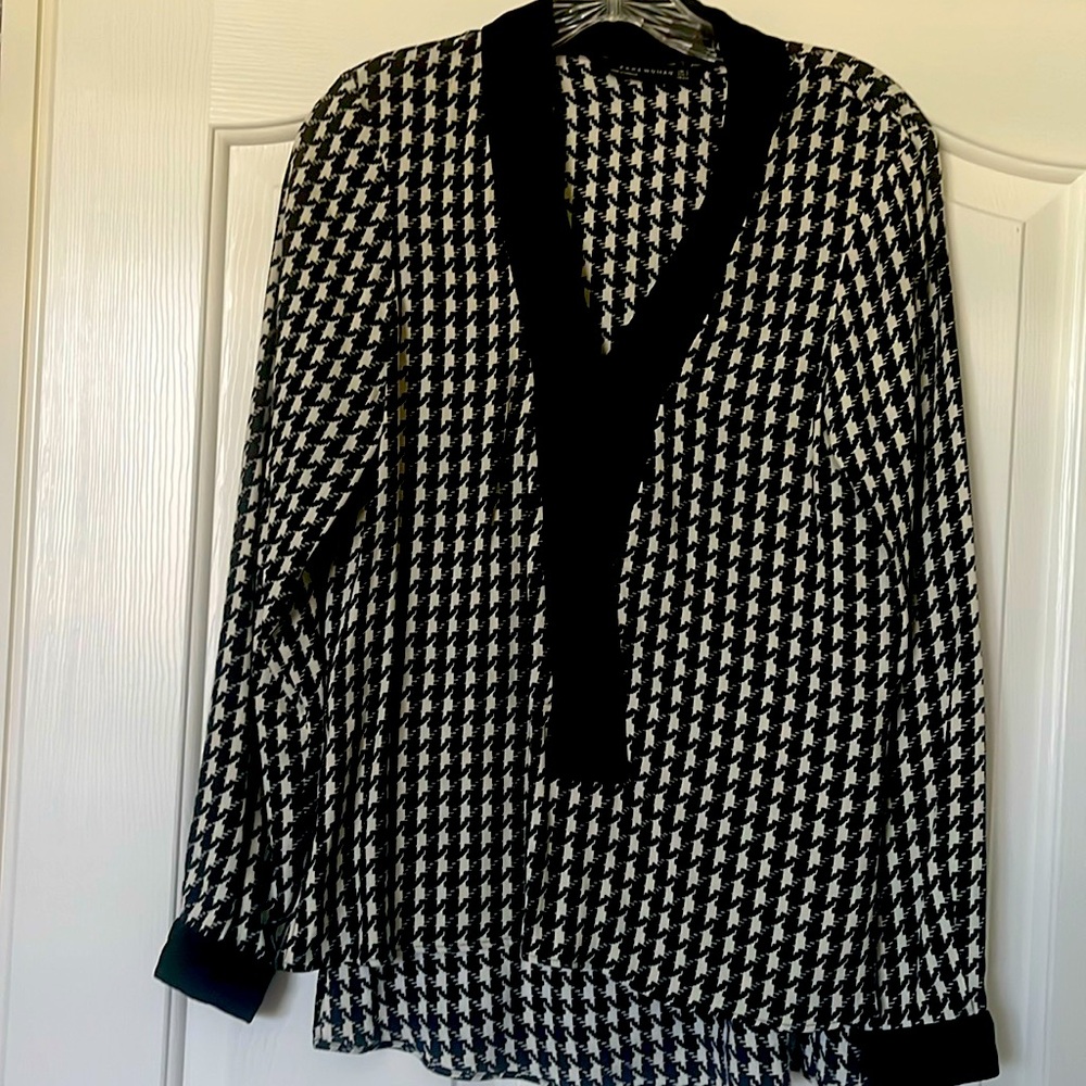 Zara houndstooth check blouse with velvet collar and cuffs. Size small.